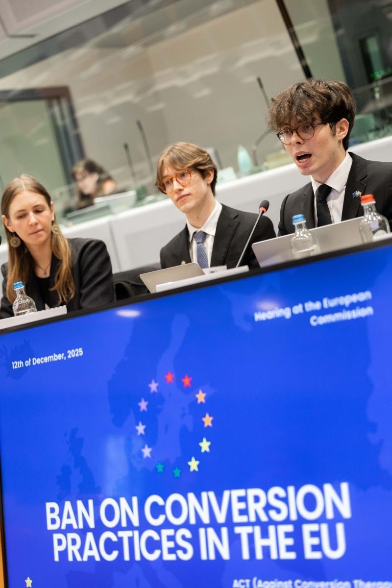 Organisers of the initiative speaking at the meeting with the Commission.
